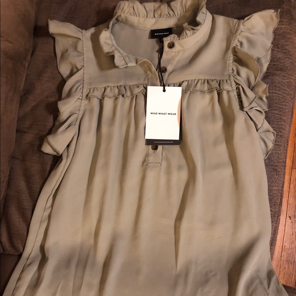 NWT Light Green Ruffle Sleeveless Top - Picture 6 of 7